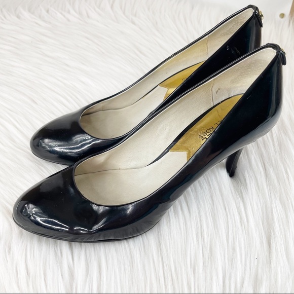 Michael Kors Shoes - Michael Kors Women’s Black Sz 8 Medium Heels